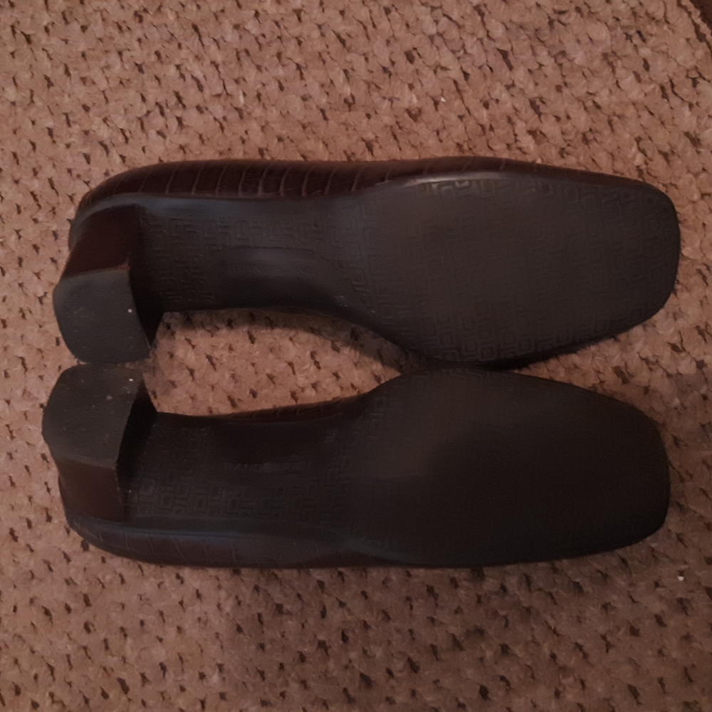 Vintage Bandolino Croc Leather Loafers - Picture 5 of 7